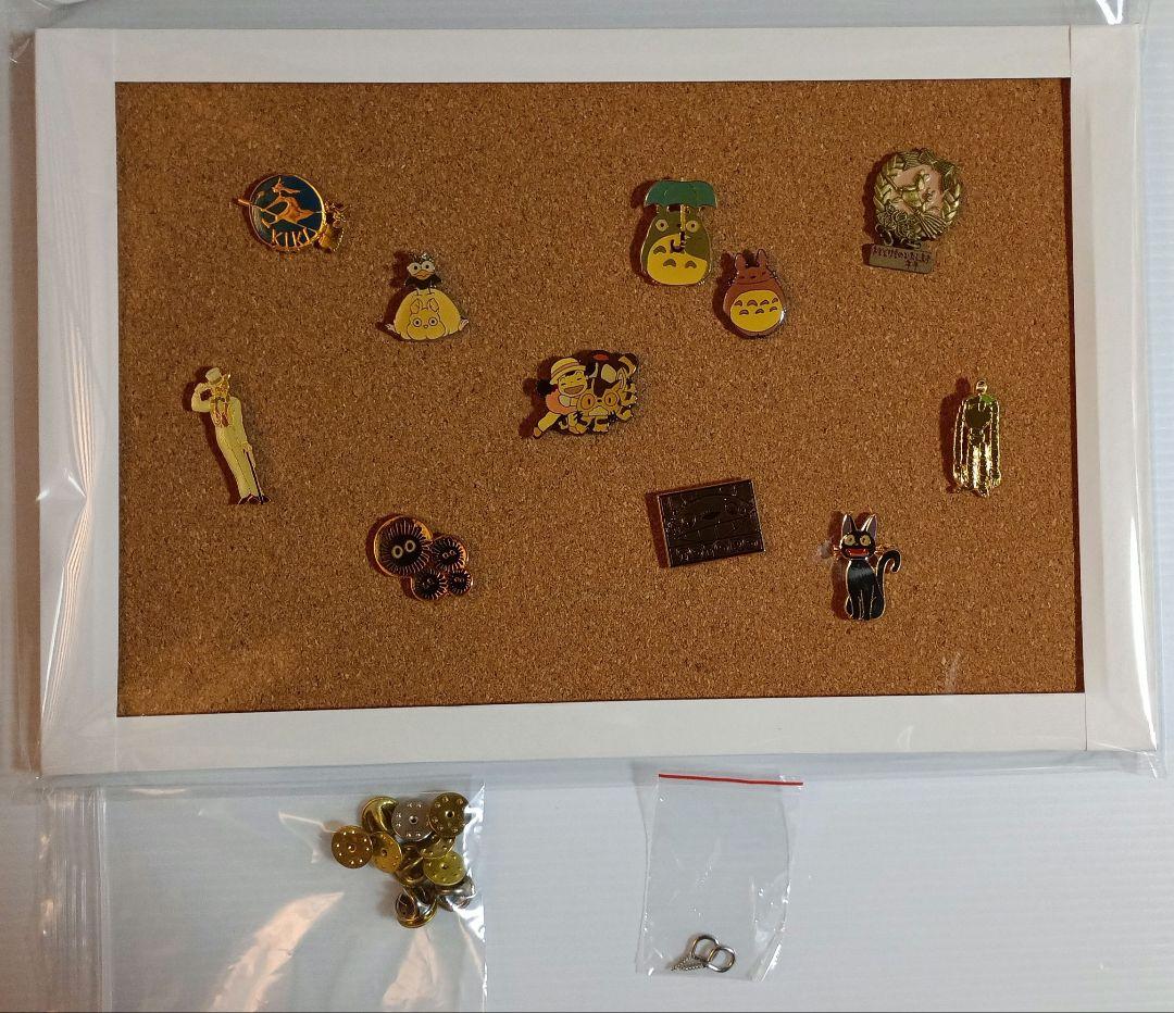 スタジオジブリ★ピンバッジ 11個セット(コルクボード付き)