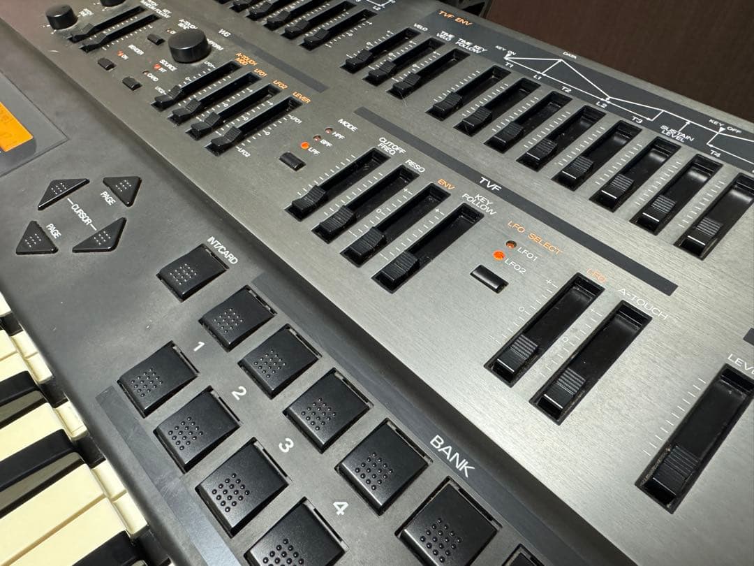 【価格再設定！】 名曲を生んだRoland JD-800とスタンドセット