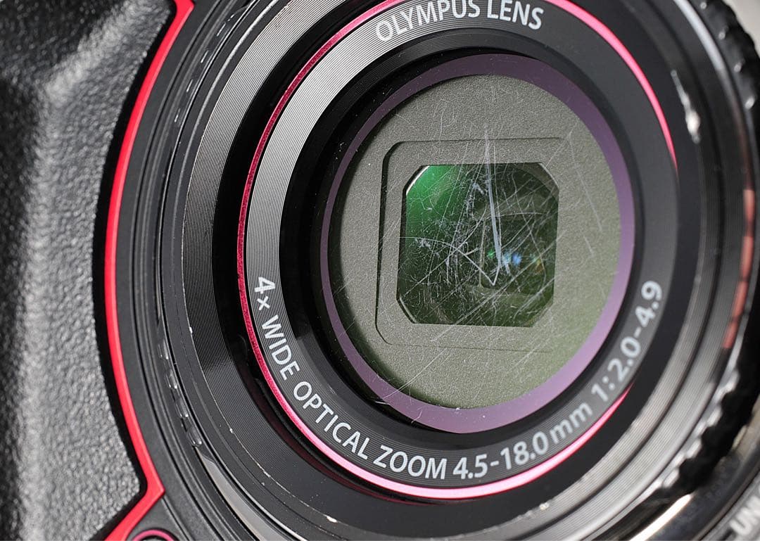 オリンパス　OLYMPUS Tough TG-5 レッド