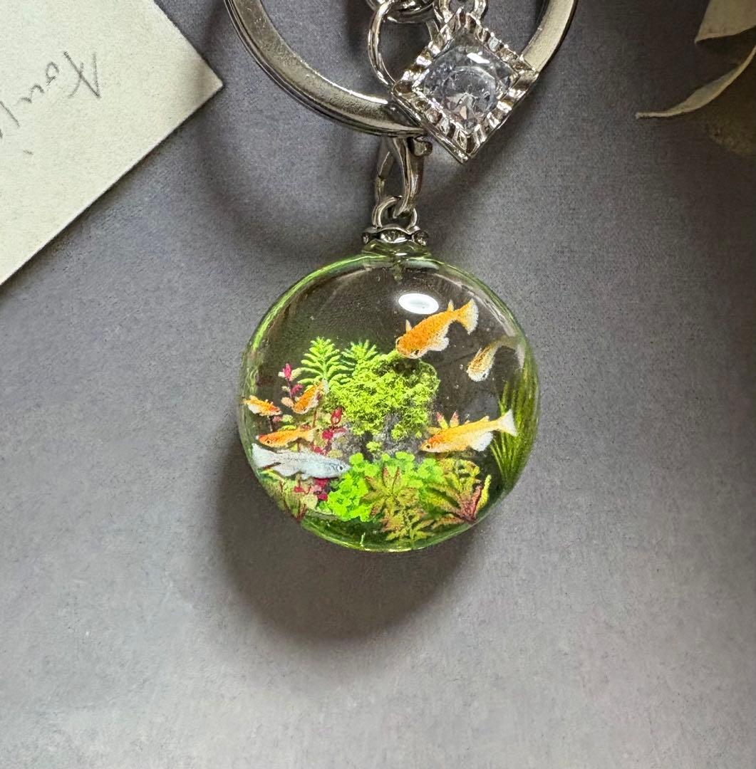 専用NO.166 キーホルダー レジン ぷっくり円形 流れ星・シマエナガ(蓄光)