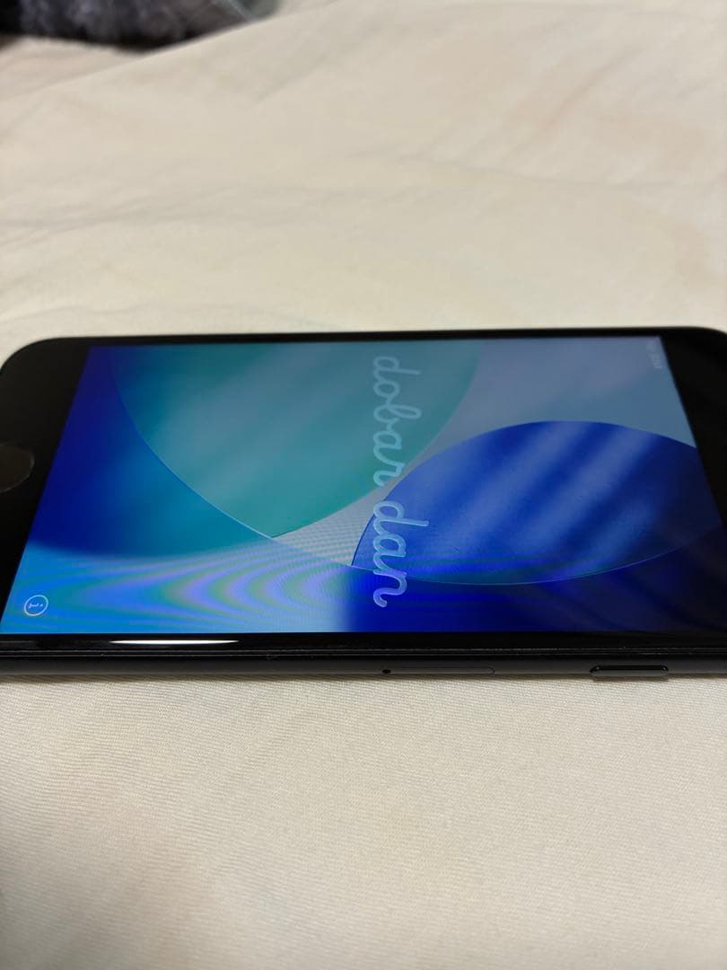 【美品】Apple iPhone SE (第2世代) ブラック 本体