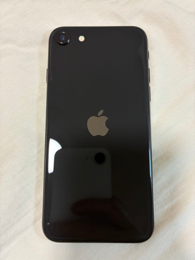 【美品】Apple iPhone SE (第2世代) ブラック 本体