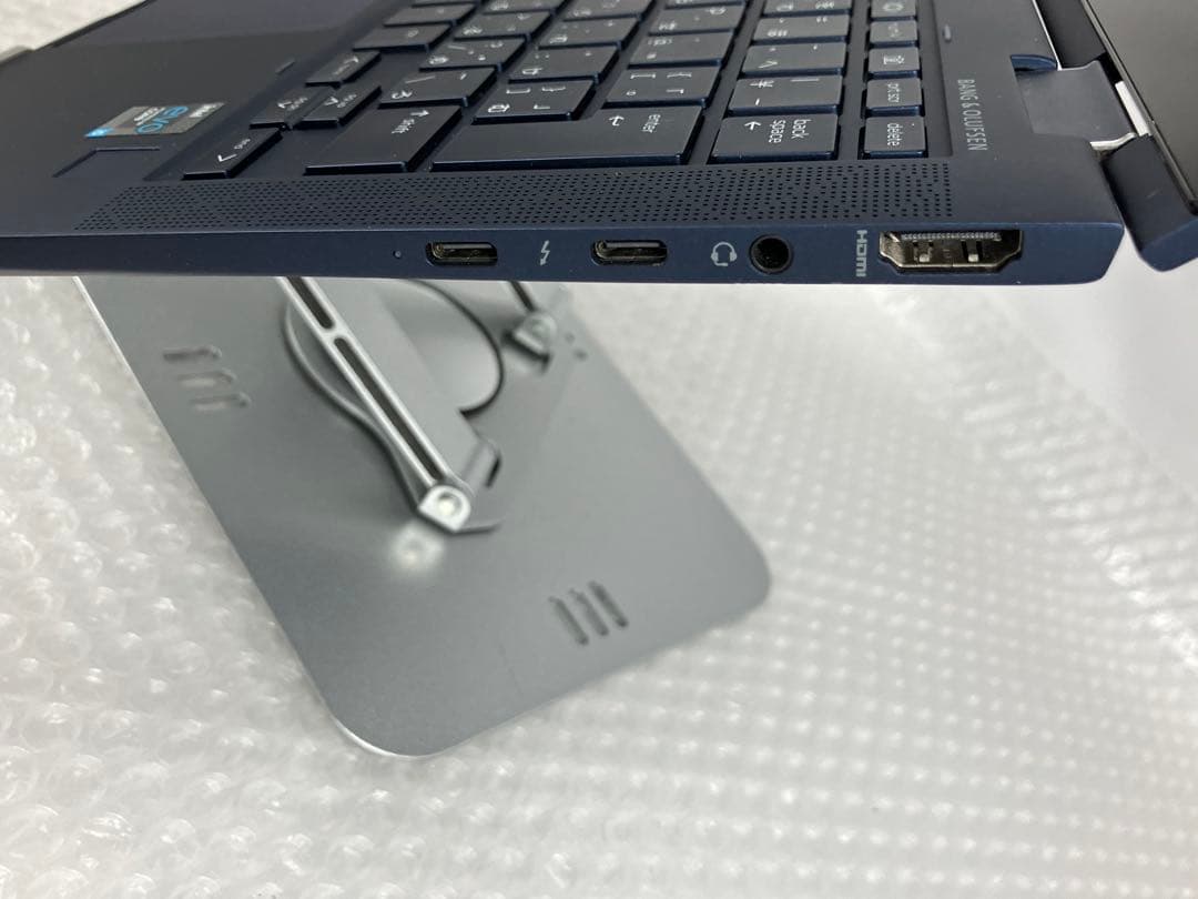 HP Elitebook Dragonfly G2 13.3型2-in-1ノート