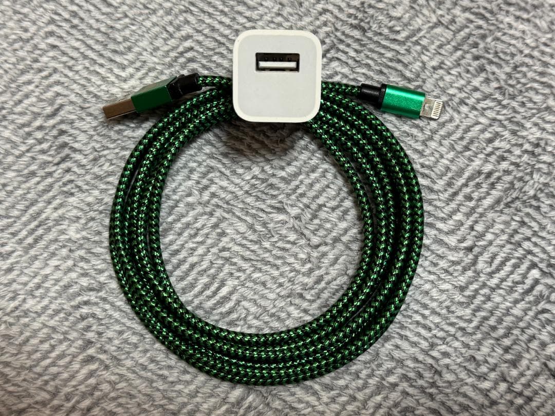 iPhone XR128GB SIMフリー バッテリー77%充電器2個ケーブル付