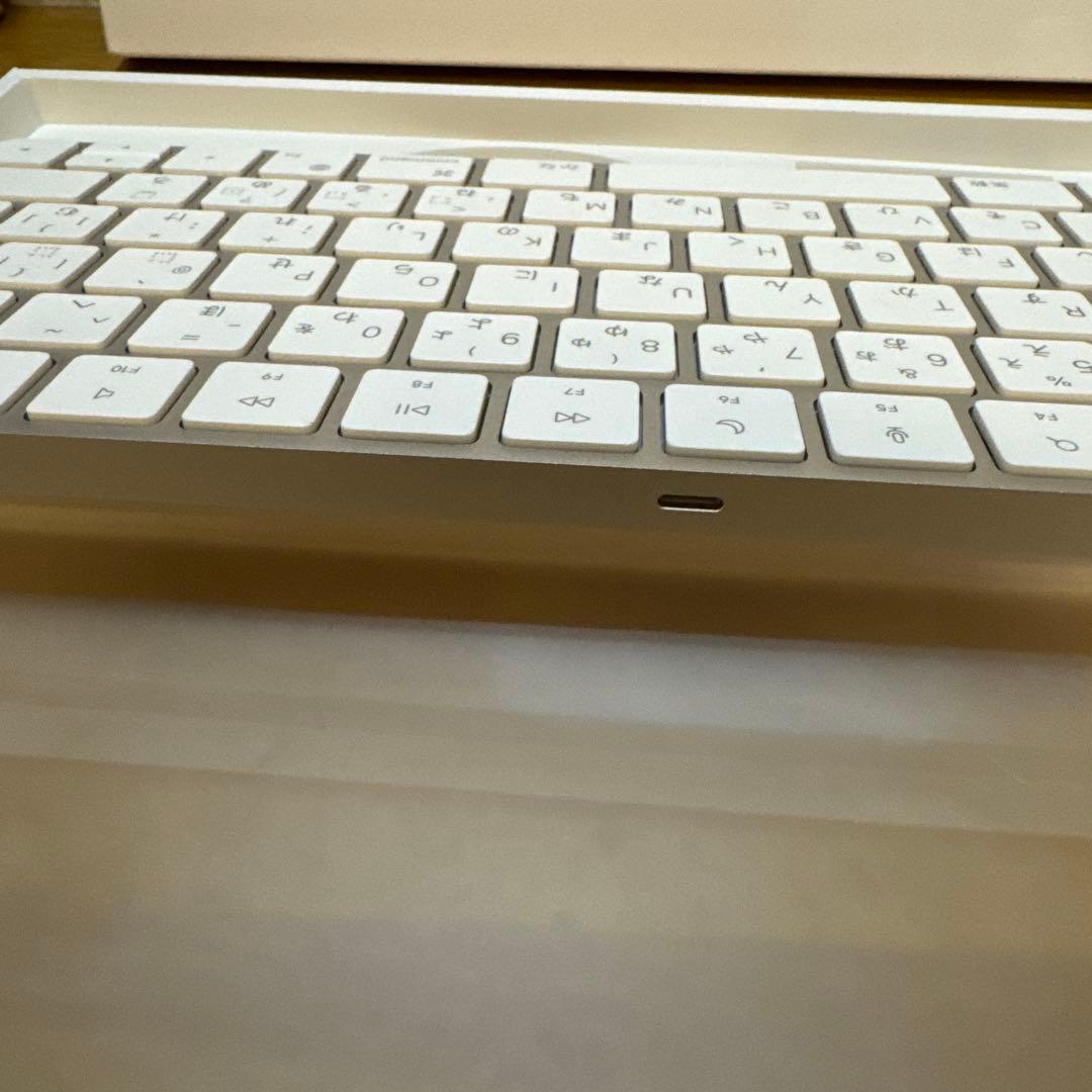 Magic Keyboard with Touch ID日本語配列キーボード