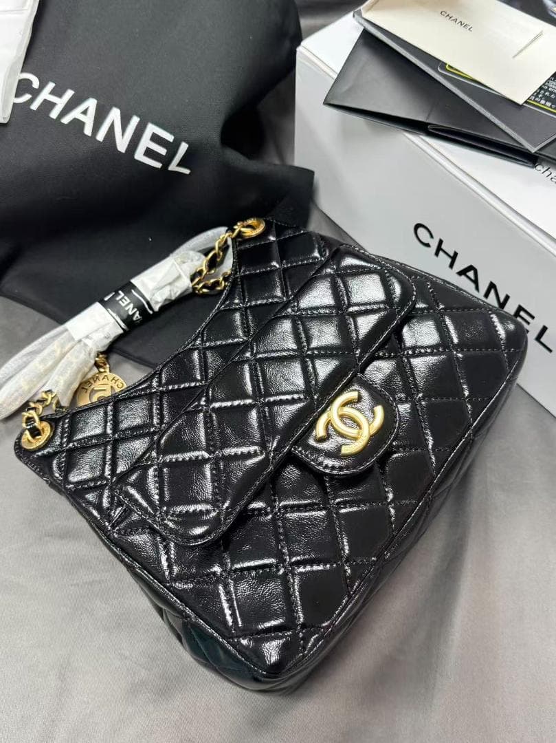 新品未使用23C✨美品✨ブラック ショルダーバッグ キルティング