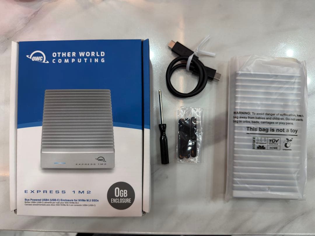【超美品】OWC EXPRESS 1M2 外付けSSDケースのみ40Gbps