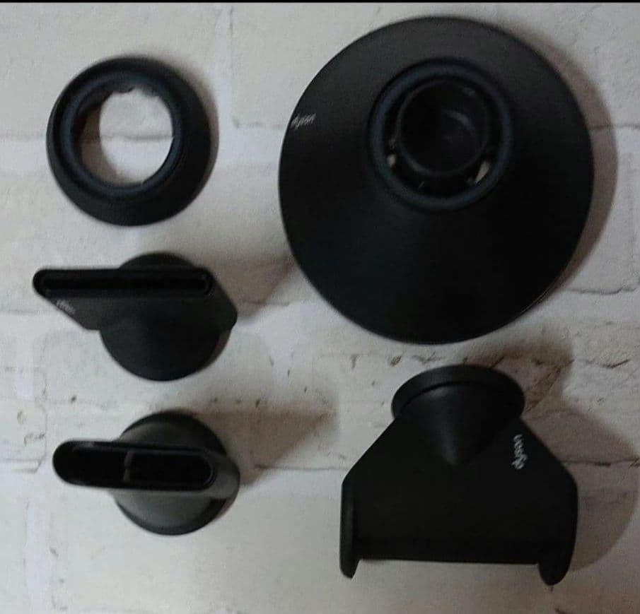 使用感少・美品 ダイソン スーパーソニック イオニック HD08 ULF BBN