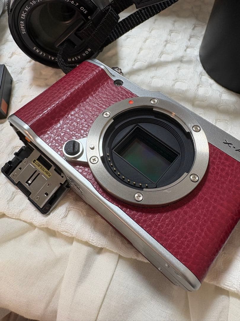 デジタルカメラ FUJIFILM X-A1 +XC16-50&XC50-230 RED