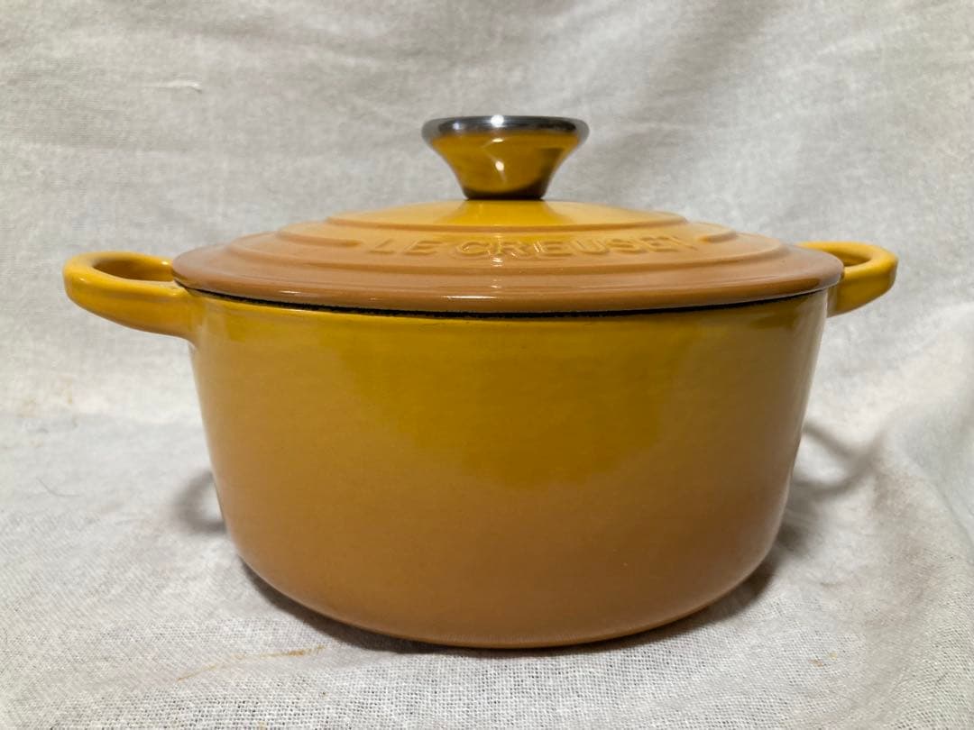 ル・クルーゼ　ココットロンド　18㎝　イエロー系　美品です