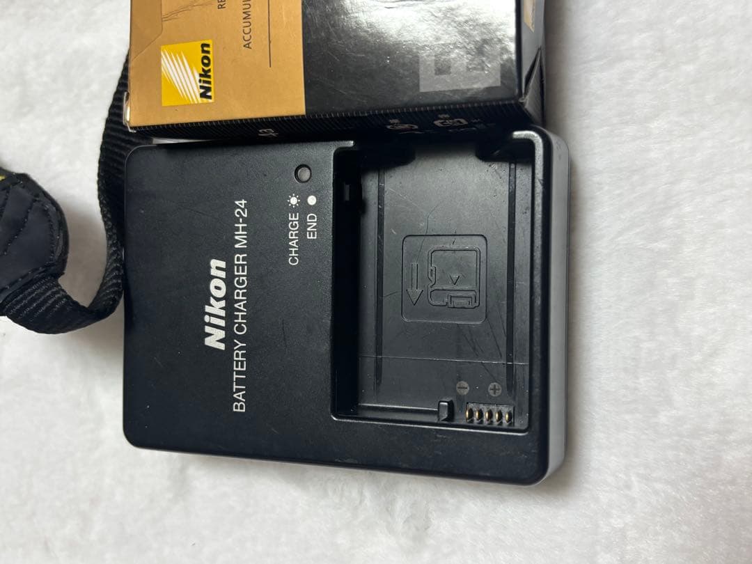 k*u様 Nikon D3100 バッテリー2個付き