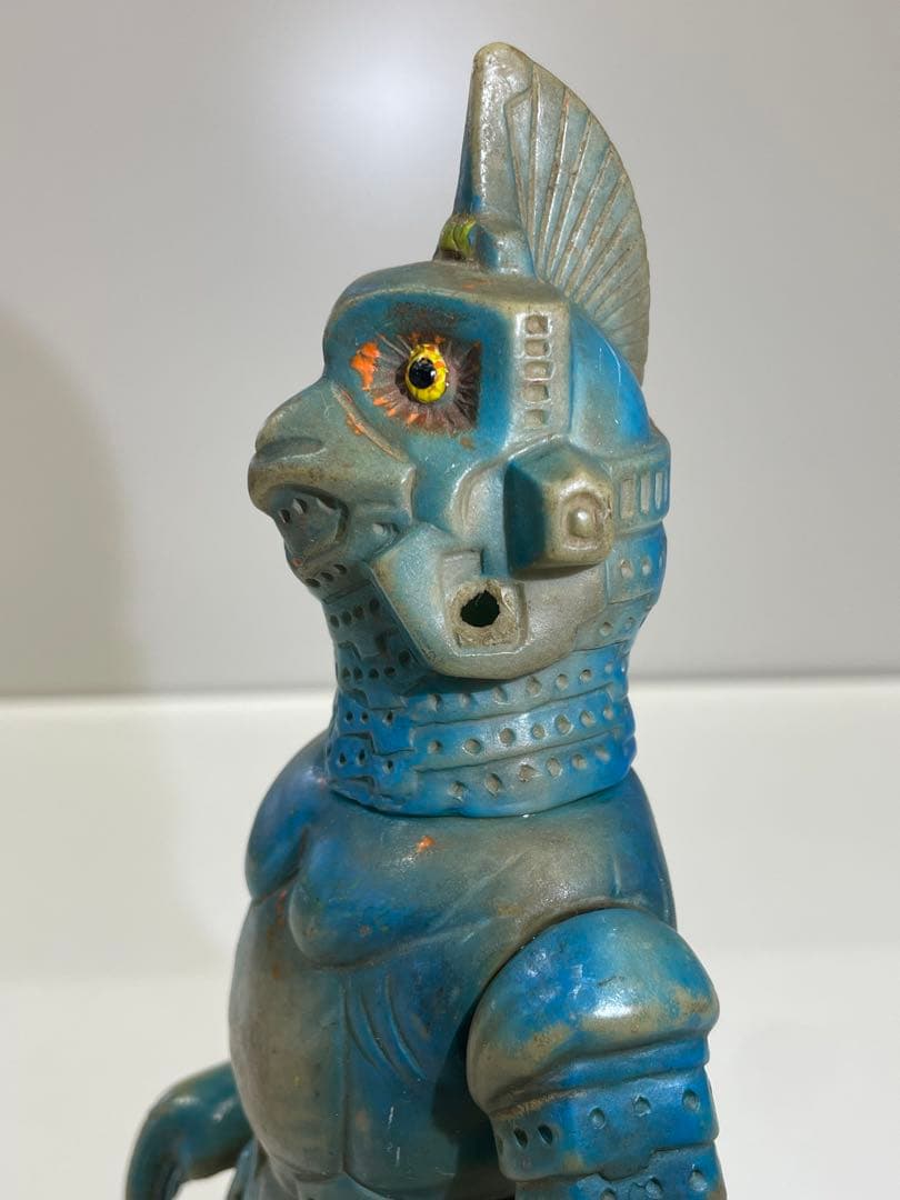 ウルトラマンシリーズ 怪獣フィギュア 青色 約30cm