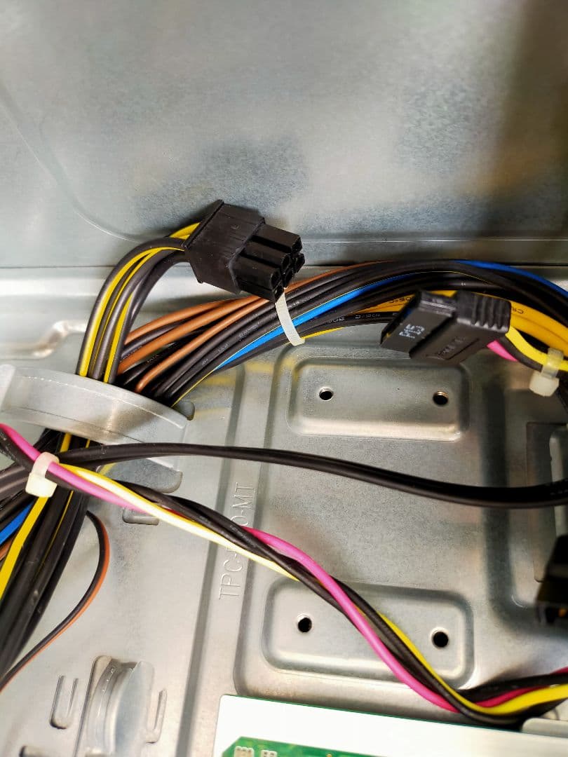 T*E様 ゲーミングベースに i7-8700 大型CPUファン