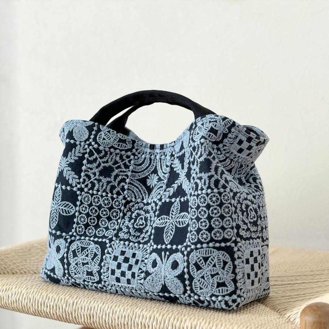 ⚮̈ミナペルホネン　forest tile navy ヌッピバッグ