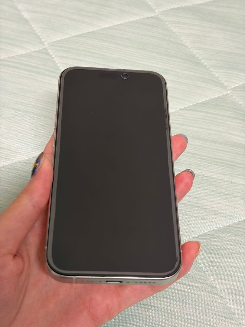美品iPhone15Pro 128GB 本体　容量90% ケース付