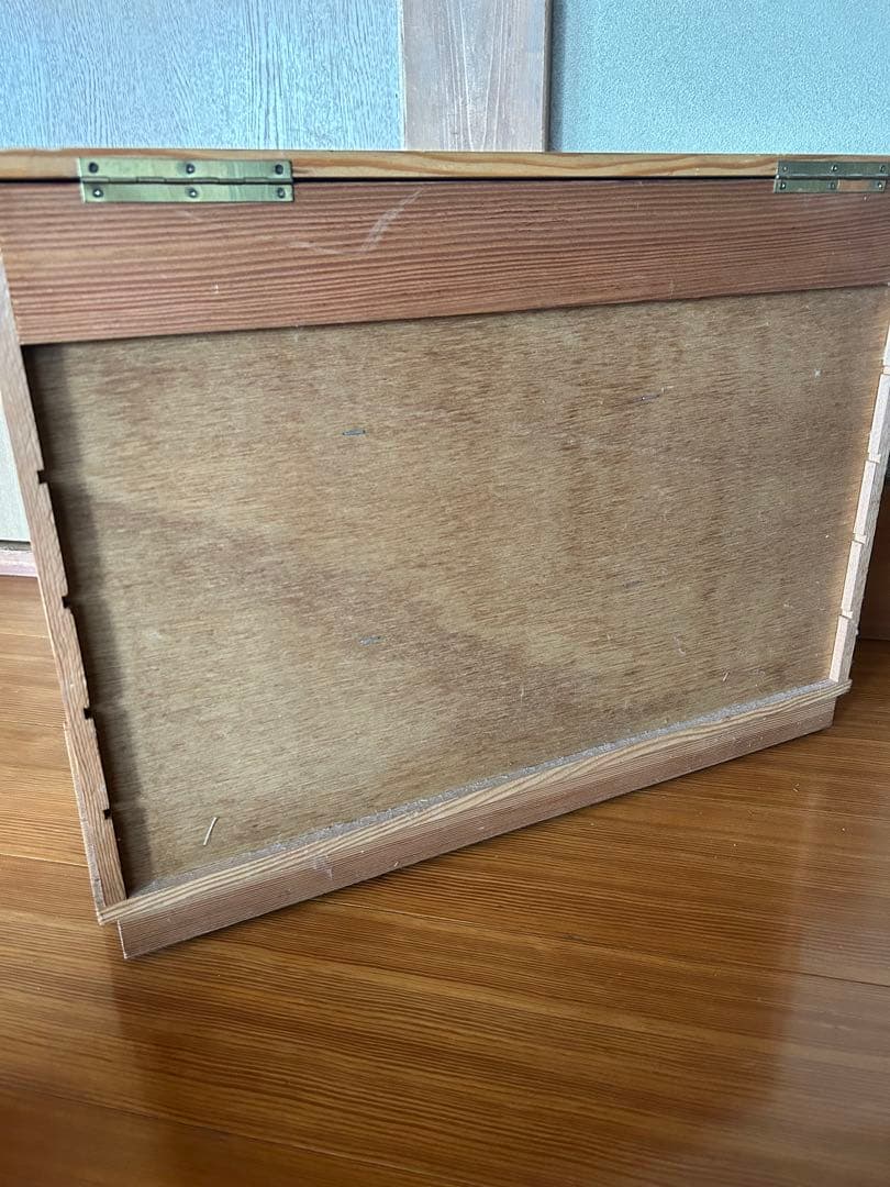 引き出しがたくさんの収納箱　木製