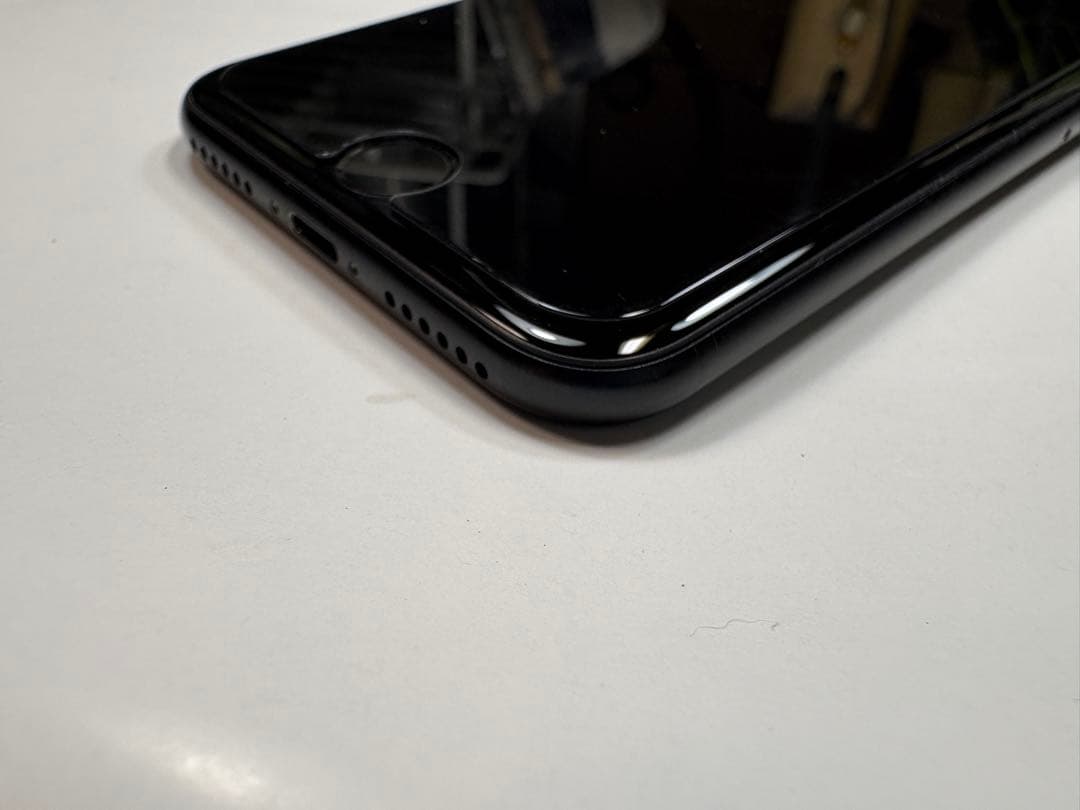 Apple iPhone SE (第2世代) ブラック SIMロック解除済