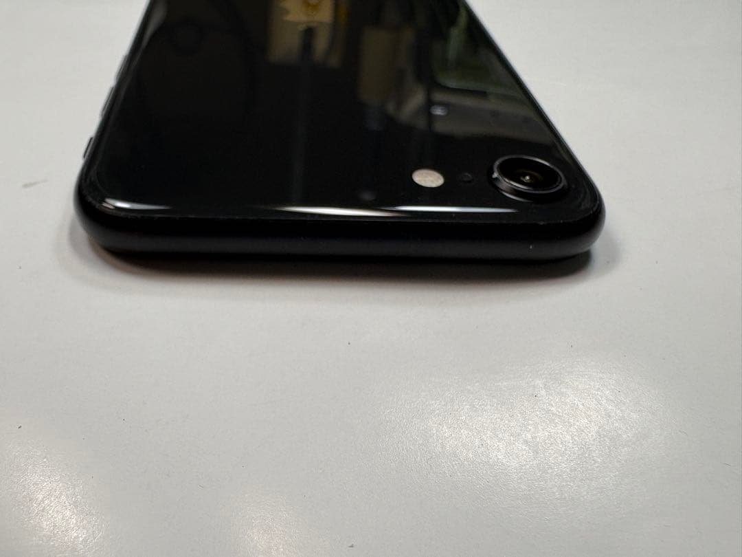 Apple iPhone SE (第2世代) ブラック SIMロック解除済