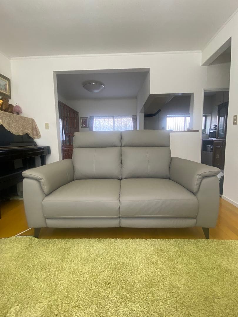 ニトリ　本革　2人掛けソファ　2025年8月購入　定価9万円　グレー系