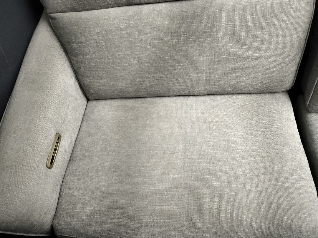 3人掛け電動布張りリクライニングソファ　ニトリ　ライトグレー　美品