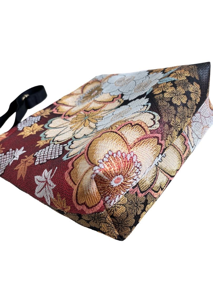 帯リメイクバッグ　四季を彩る花々　流水文様 ショルダーバッグ 和柄 赤×金