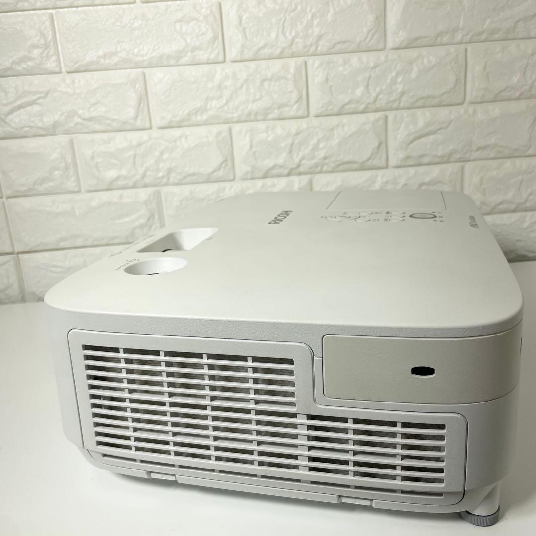 【未使用に近い】IPSIO PJ X5360N プロジェクター ランプ126H