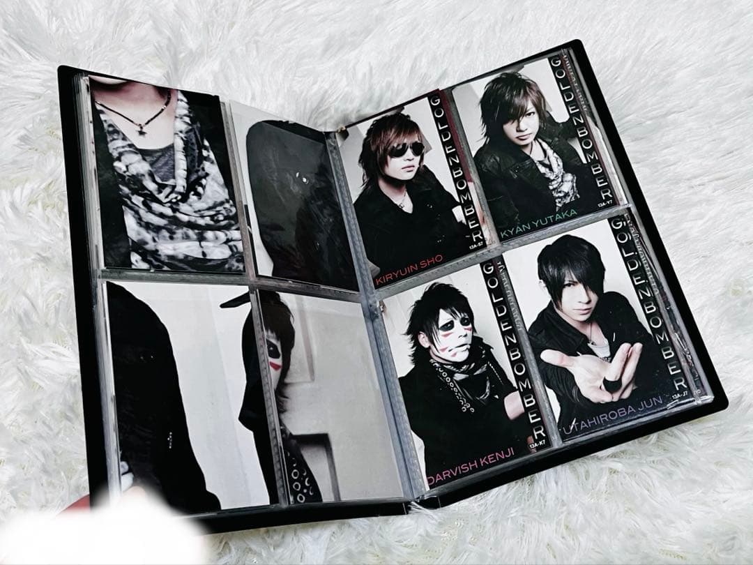 ゴールデンボンバー　トレカ　ケース