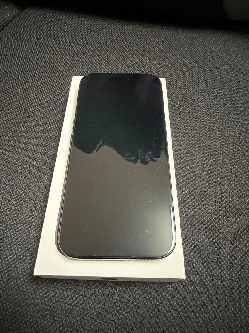 超美品　Apple iPhone 16 Pro ブラック 本体
