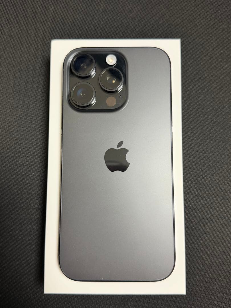 超美品　Apple iPhone 16 Pro ブラック 本体