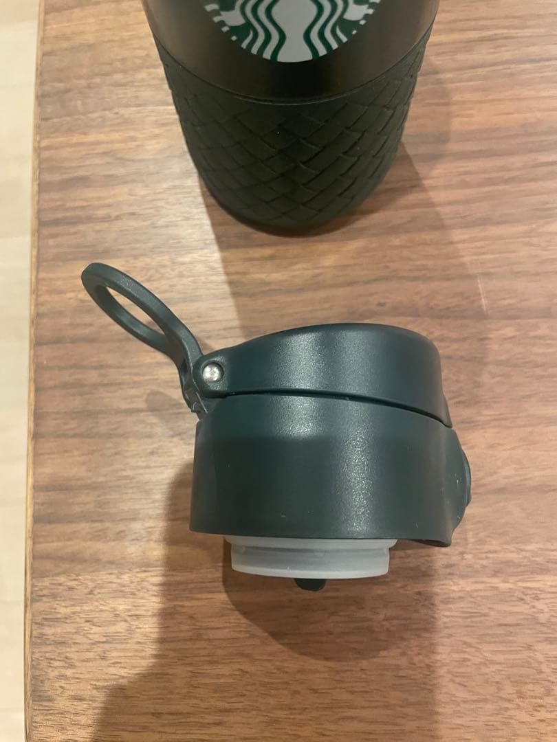 スターバックス　タンブラー　メタリックグリーン　新品！