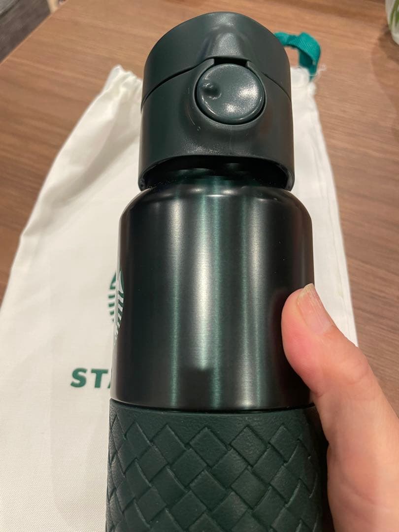 スターバックス　タンブラー　メタリックグリーン　新品！