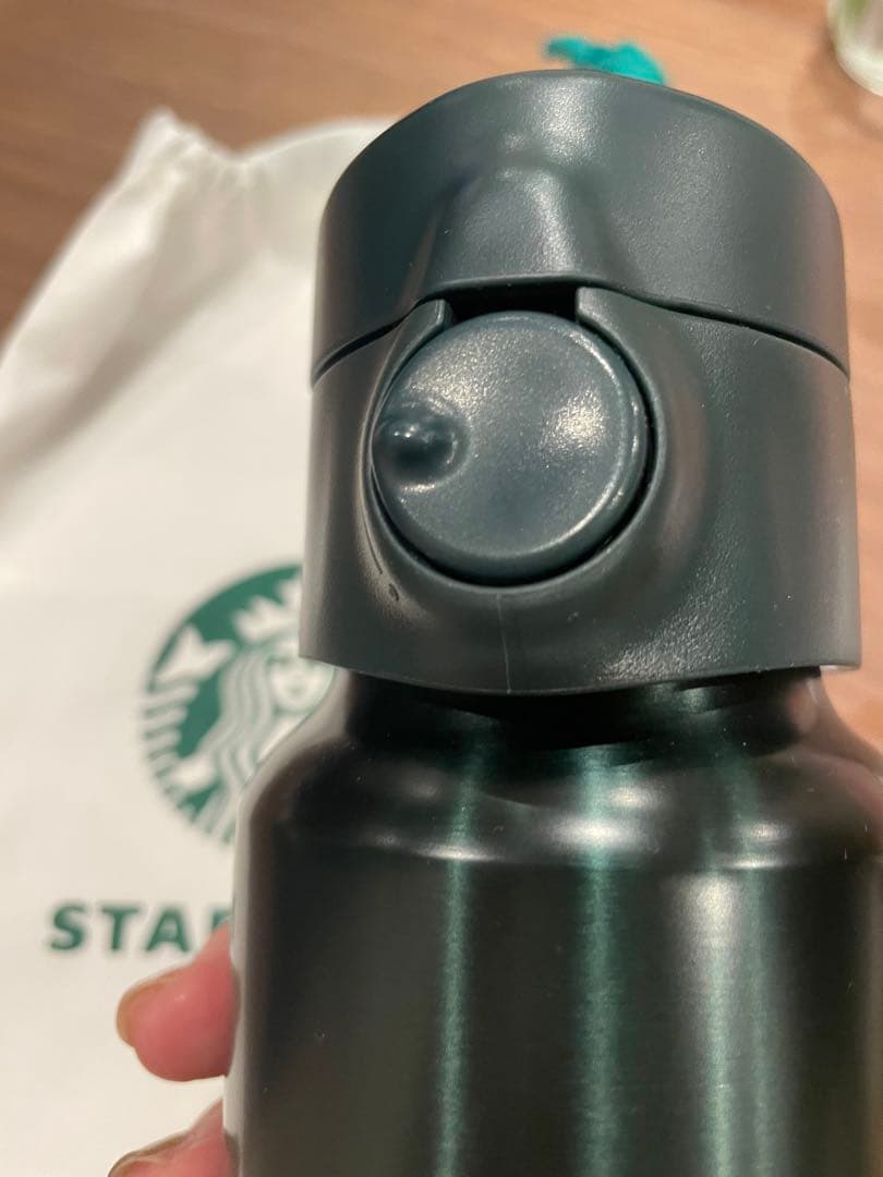 スターバックス　タンブラー　メタリックグリーン　新品！