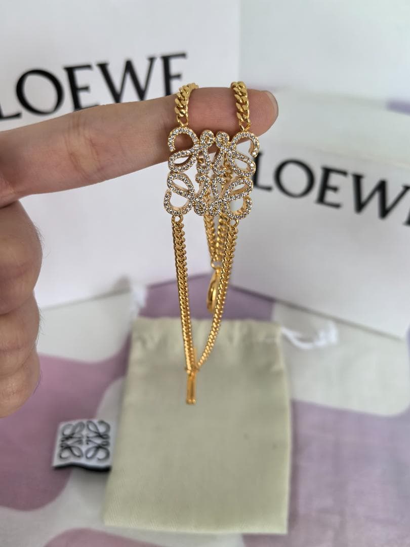 ゴールドダイヤモンドブレスレット 上品雰囲気 高級感 ロゴ入り 美品