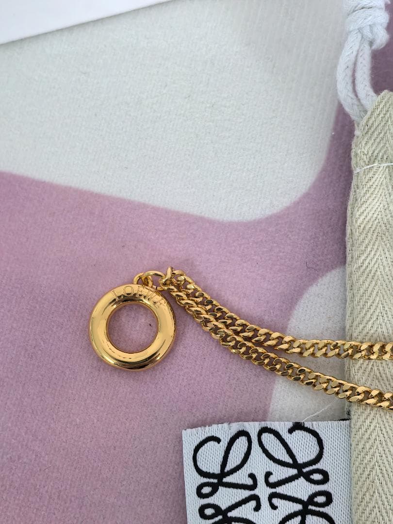 ゴールドダイヤモンドブレスレット 上品雰囲気 高級感 ロゴ入り 美品