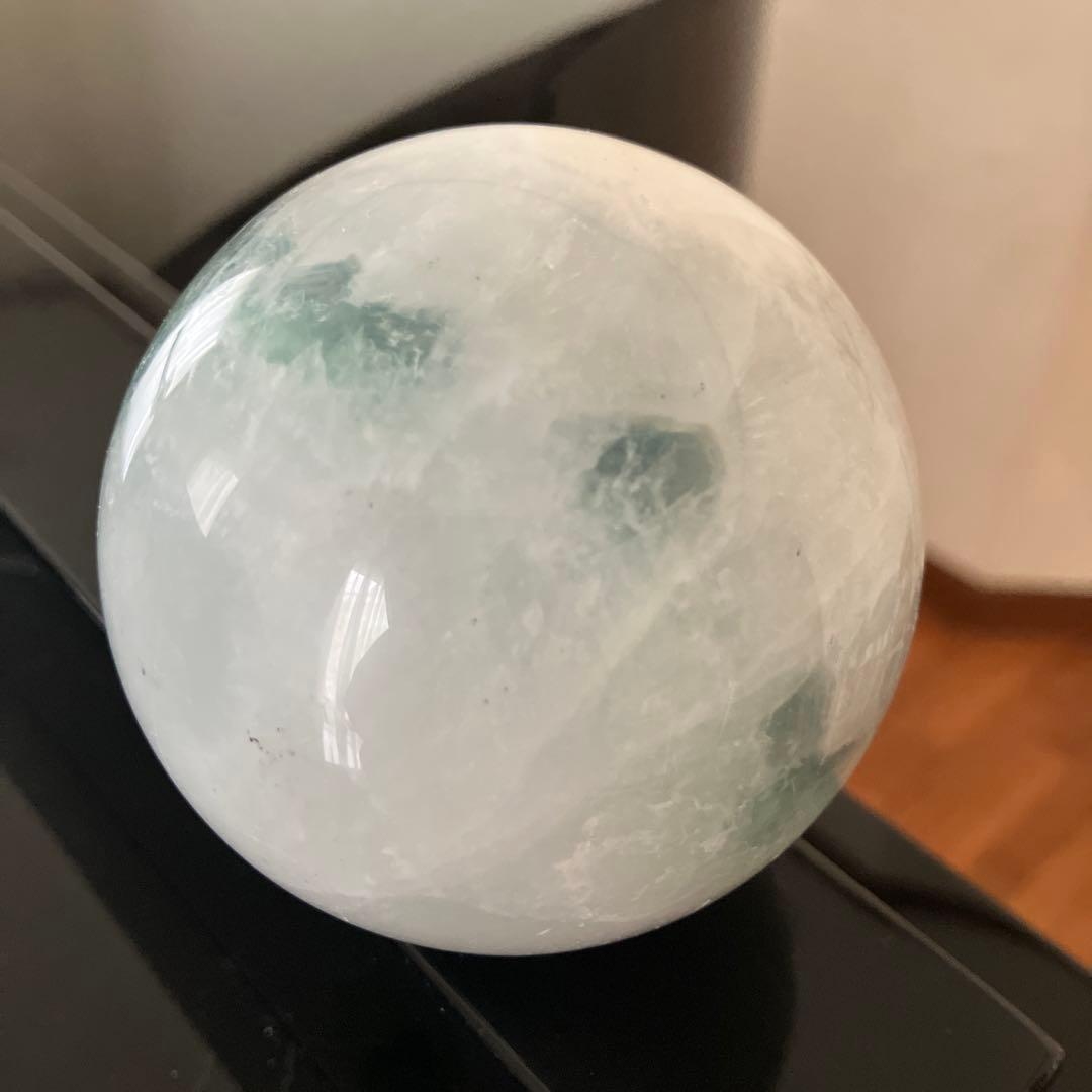 珍！エンジェルフェザー　フローライト　スフィア　天然石置物