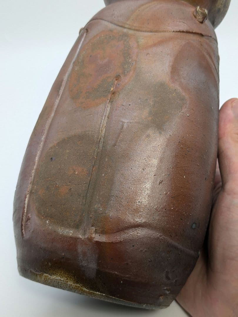 岡山県重要無形文化財 松井與之 備前焼 矢筈口擂座三角花入 共箱共布栞 花瓶