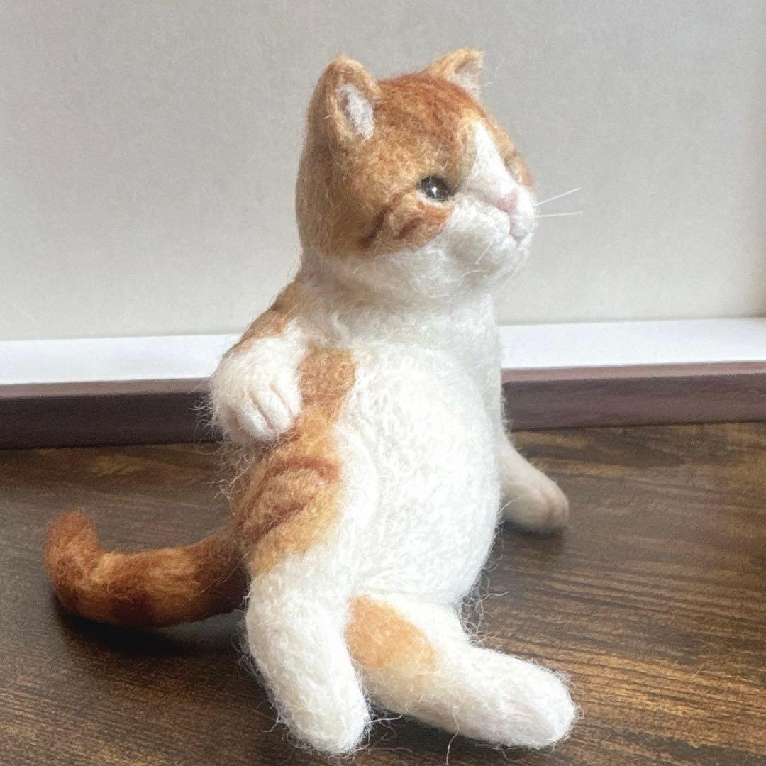 羊毛フェルト 猫 茶白猫雑貨 ぬいぐるみ マスコット