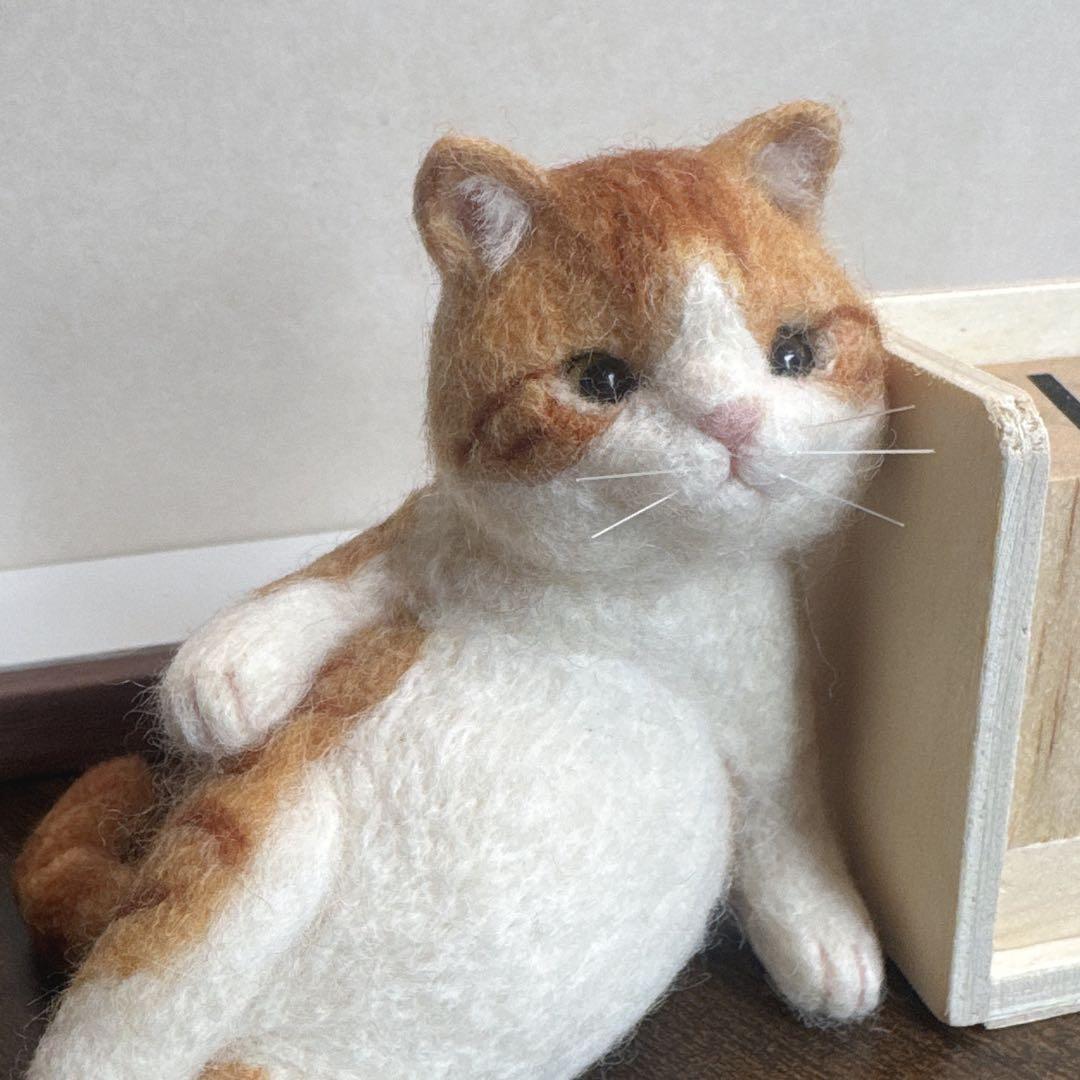 羊毛フェルト 猫 茶白猫雑貨 ぬいぐるみ マスコット