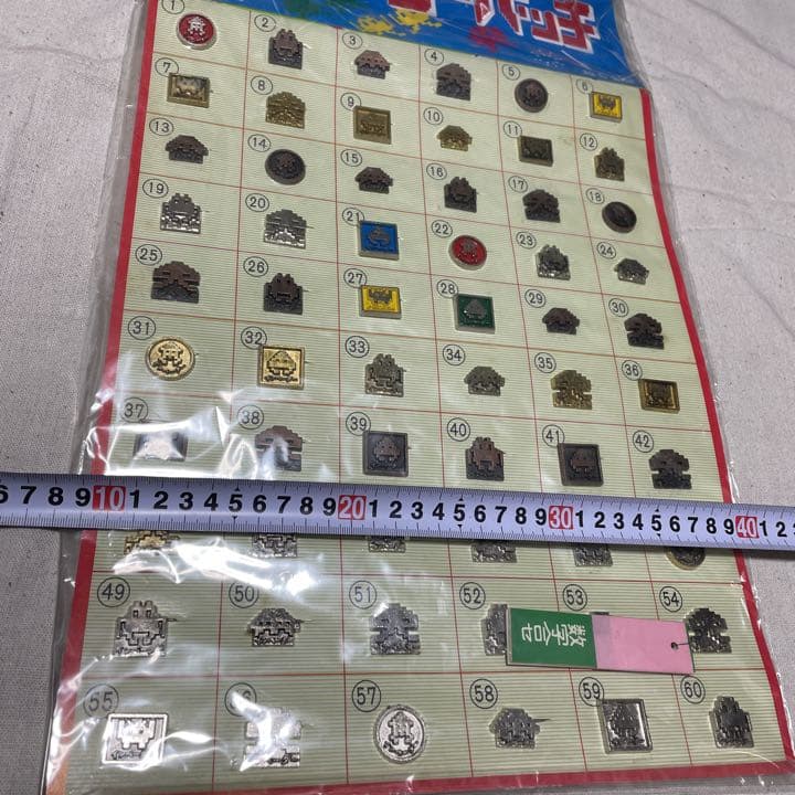 インベーダー　バッジ　昭和　レトロ　ゲーム　グッズ　玩具　おもちゃ