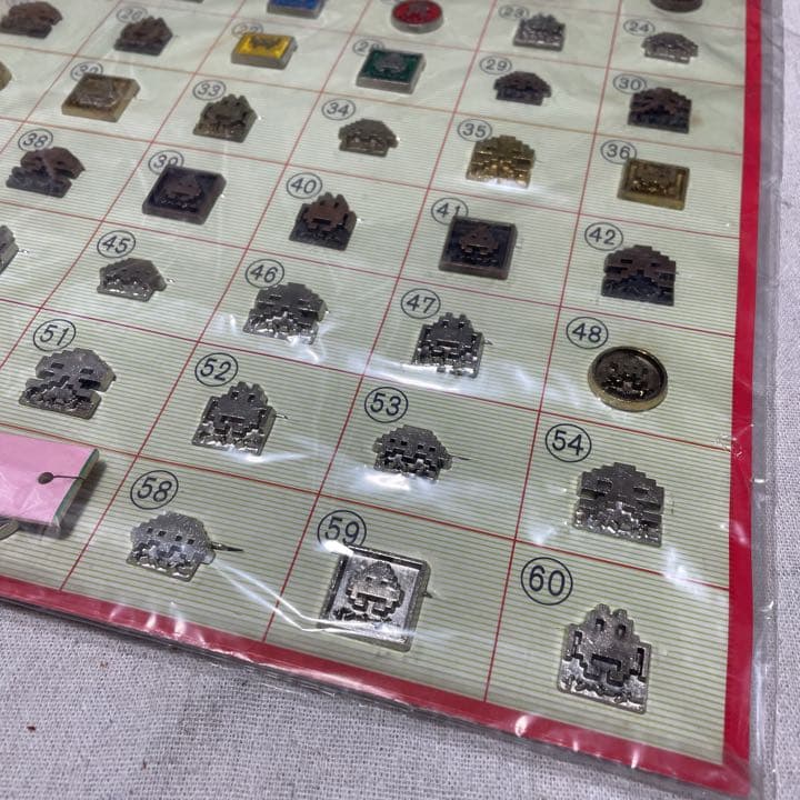 インベーダー　バッジ　昭和　レトロ　ゲーム　グッズ　玩具　おもちゃ