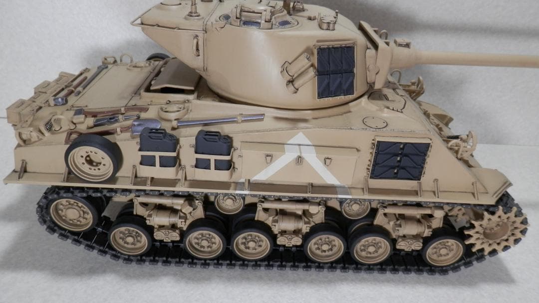 RC戦車 1/16スケール M51スーパーシャーマン　組立済み