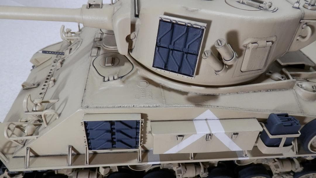 RC戦車 1/16スケール M51スーパーシャーマン　組立済み