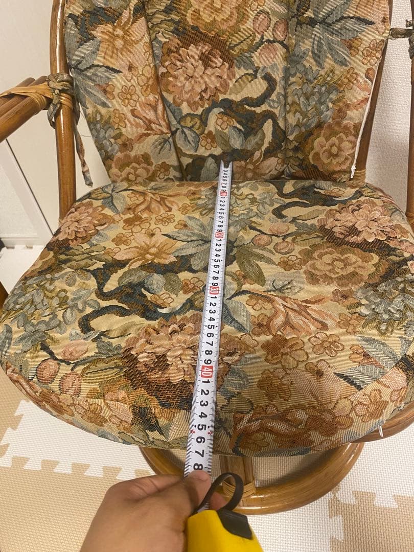 籐　ラタン製　昭和レトロ　ビンテージスイベルチェア フローラルクッション