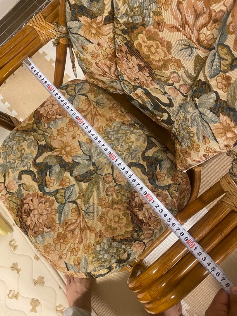 籐　ラタン製　昭和レトロ　ビンテージスイベルチェア フローラルクッション