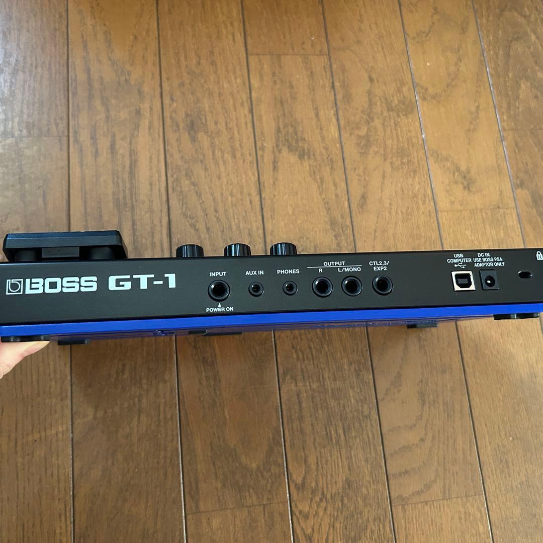 BOSS GT-1 マルチエフェクター（箱・持ち運びケース・AUXケーブル付き）