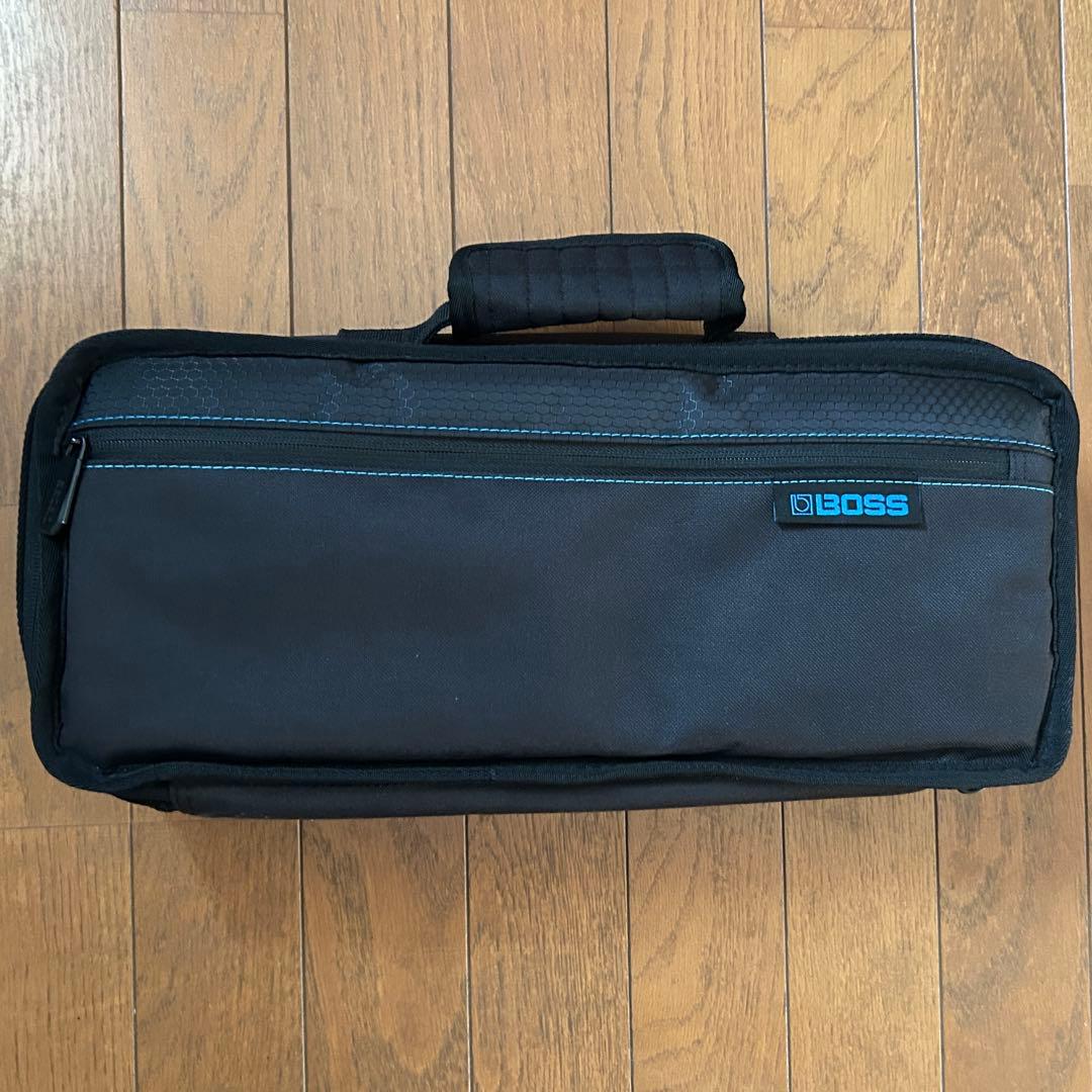 BOSS GT-1 マルチエフェクター（箱・持ち運びケース・AUXケーブル付き）