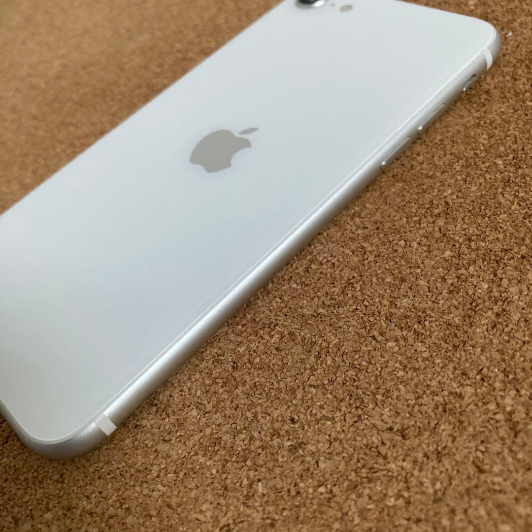 961【早い者勝ち】iPhoneSE2 第2世代 64GB SIMフリー☆