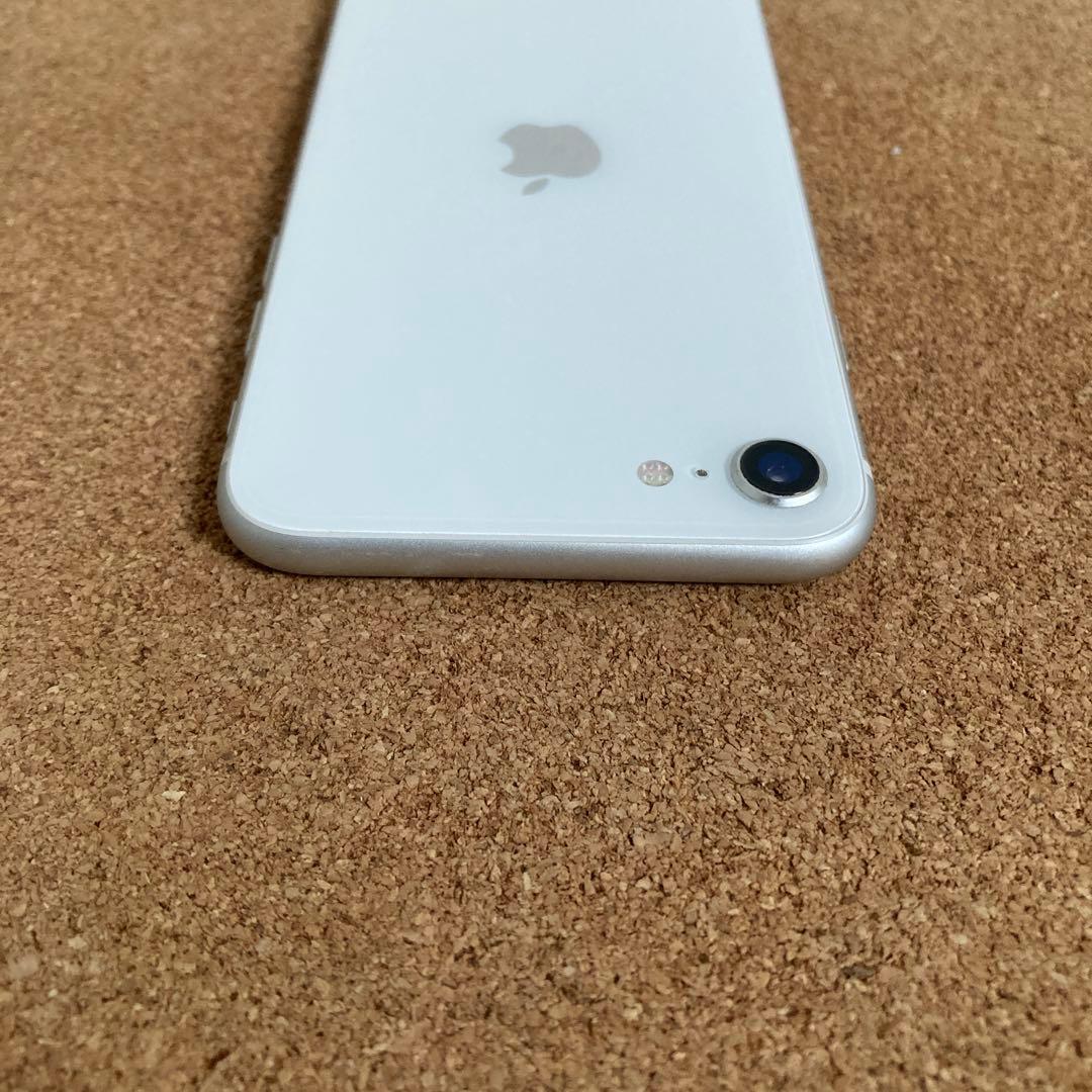 961【早い者勝ち】iPhoneSE2 第2世代 64GB SIMフリー☆