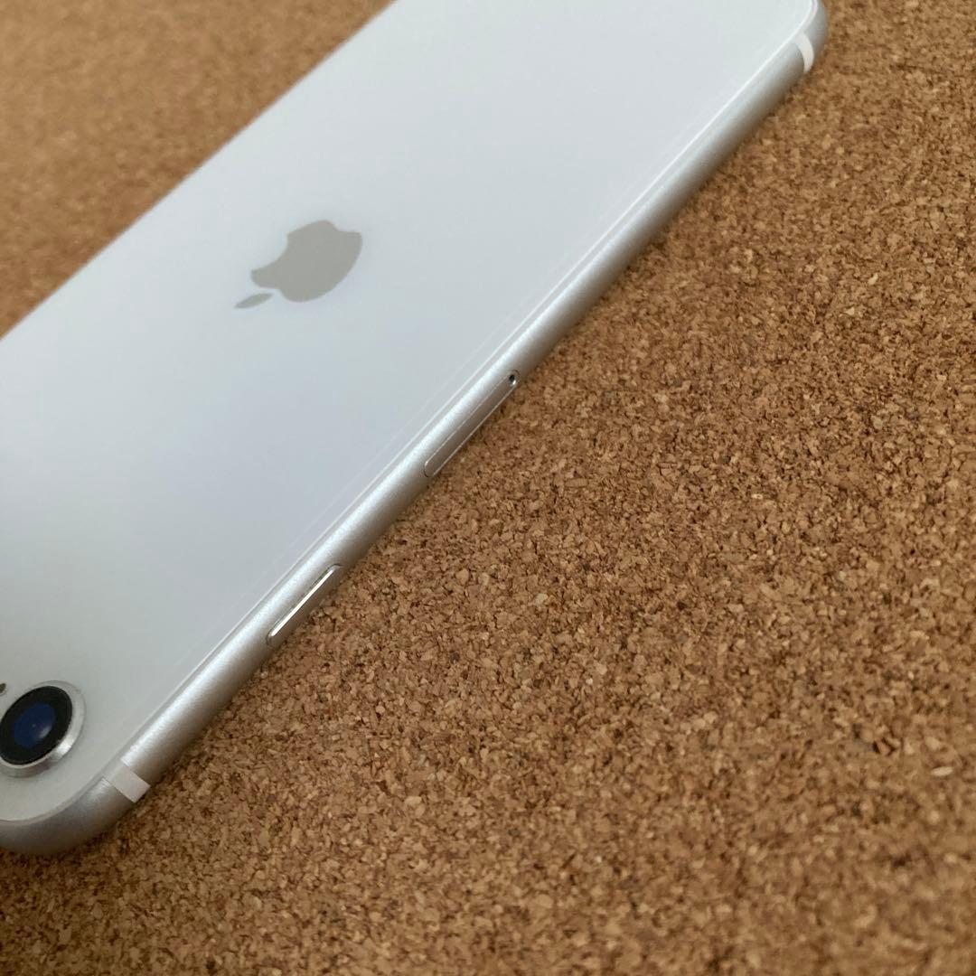 961【早い者勝ち】iPhoneSE2 第2世代 64GB SIMフリー☆
