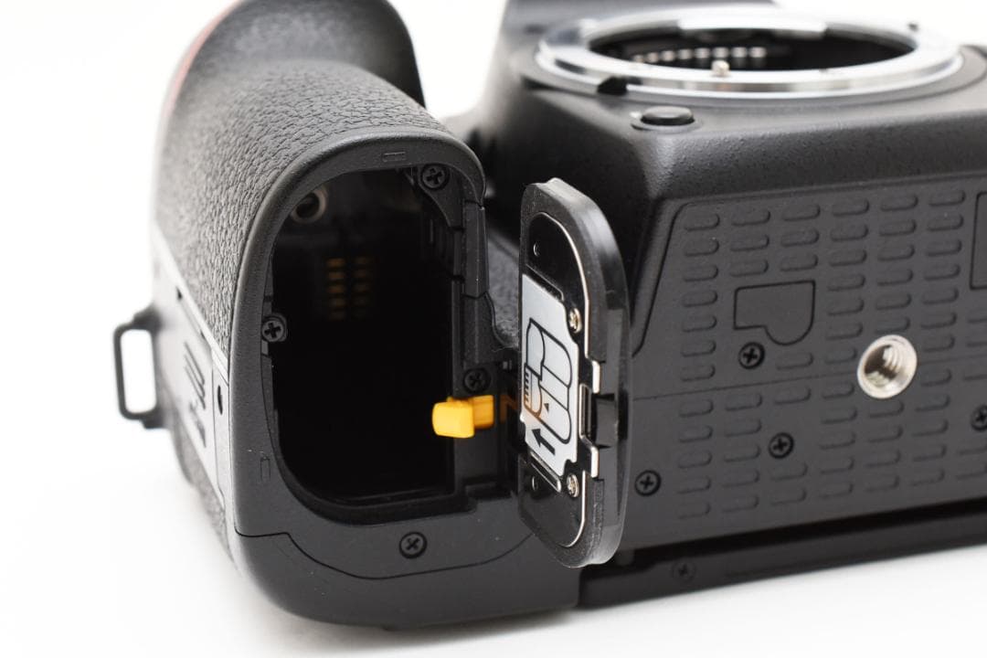 ■ 美品 ■ ニコン Nikon D7500 ボディ 《元箱付き》